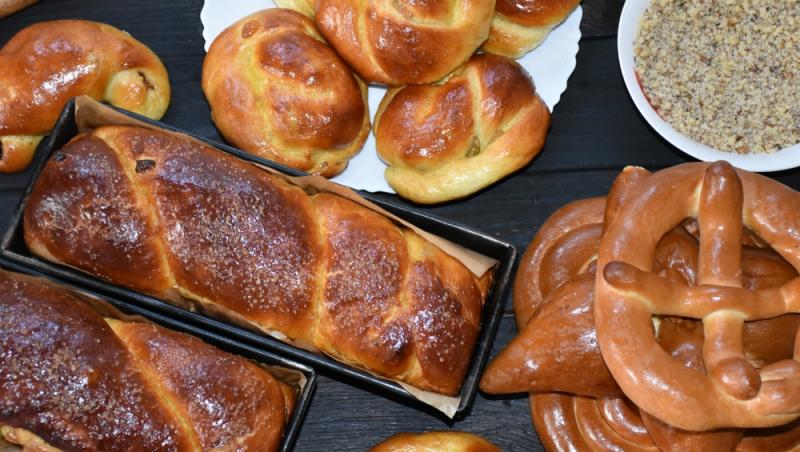 Câte pachete se dau, de fapt, de pomană la parastas. Ce reguli ar trebui să respecte creștinii