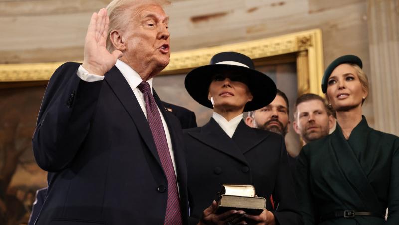 Ce i-ar fi șoptit Barack Obama lui George W. Bush la ceremonia de învestire a lui Donald Trump. Momentul este viral