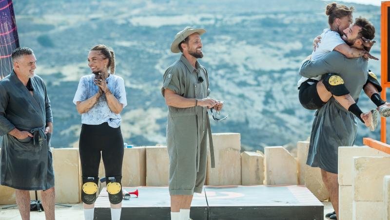 Azi „turneul este pe dos” la Power Couple, iar râsetele se transformă în emoții când 2 cupluri vor fi în pericol de eliminare!