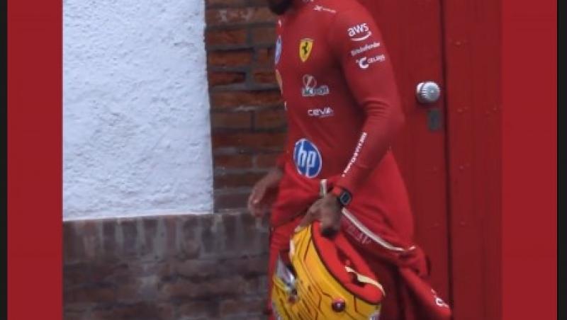 Lewis Hamilton este oficial pilot Ferrari. Prima poză la Maranello, analizată în detaliu. Ce simbolistică au găsit internauții