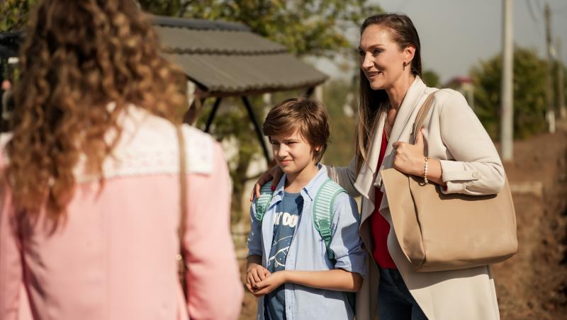 Iubire cu parfum de lavandă sezon 2, rezumat episoade 7, 8 și 9, 24 ianuarie 2025. Albert și Ștefan ajung la spital. Ce află Dinu