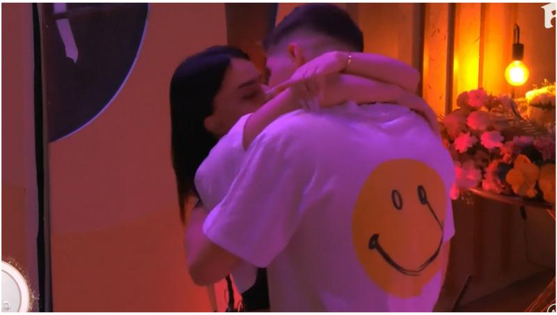 Mireasa sezonul 11, 27 ianuarie 2025. Mihaela și Ștefan formează primul cuplu din acest sezon. Cei doi s-au sărutat la petrecere