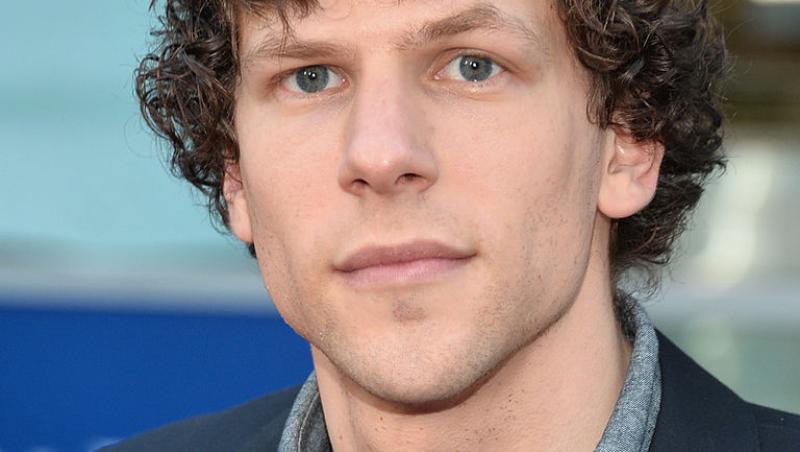 Actorul Jesse Eisenberg și-a făcut vacanța la Timișoara. Ce l-a impresionat:„Singura dată când am fost în vacanță și nu m-am urât”