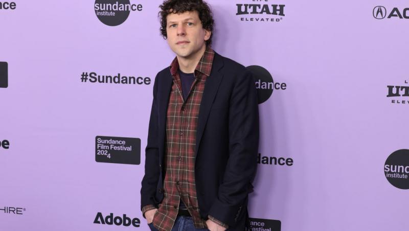 Actorul Jesse Eisenberg și-a făcut vacanța la Timișoara. Ce l-a impresionat:„Singura dată când am fost în vacanță și nu m-am urât”