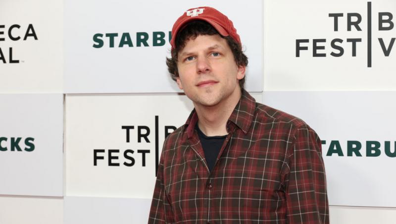 Actorul Jesse Eisenberg și-a făcut vacanța la Timișoara. Ce l-a impresionat:„Singura dată când am fost în vacanță și nu m-am urât”