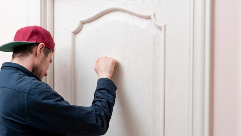 O nouă formă de înșelătorie cu gazele. Cum acționează hoții care intră în casele românilor cu acest pretext