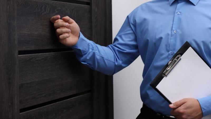 O nouă formă de înșelătorie cu gazele. Cum acționează hoții care intră în casele românilor cu acest pretext