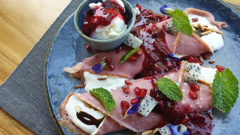 Rețetă de clătite din sfeclă roșie și banane. Prepară un desert prietenos cu silueta ta