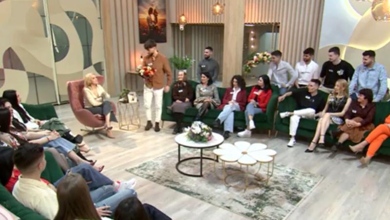 Mireasa sezonul 11, 29 ianuarie 2025. Robert, invitat să ofere un buchet de flori unei fete pe care o simpatizează. Pe cine a ales