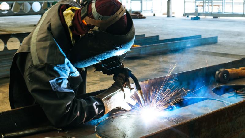 Ce salariu are un sudor român în Danemarca. Suma este de aproape 5 ori mai mare decât în România