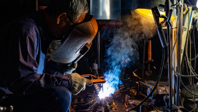 Ce salariu are un sudor român în Danemarca. Suma este de aproape 5 ori mai mare decât în România