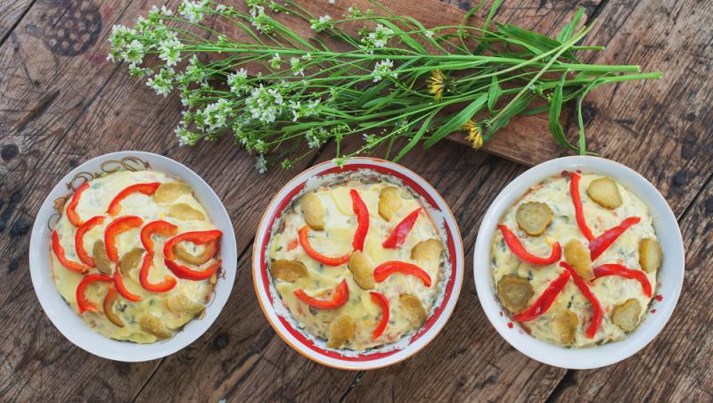 Cât timp rezistă salatele cu maioneză pregătite pentru Revelion. Pericolul din frigider după sărbători