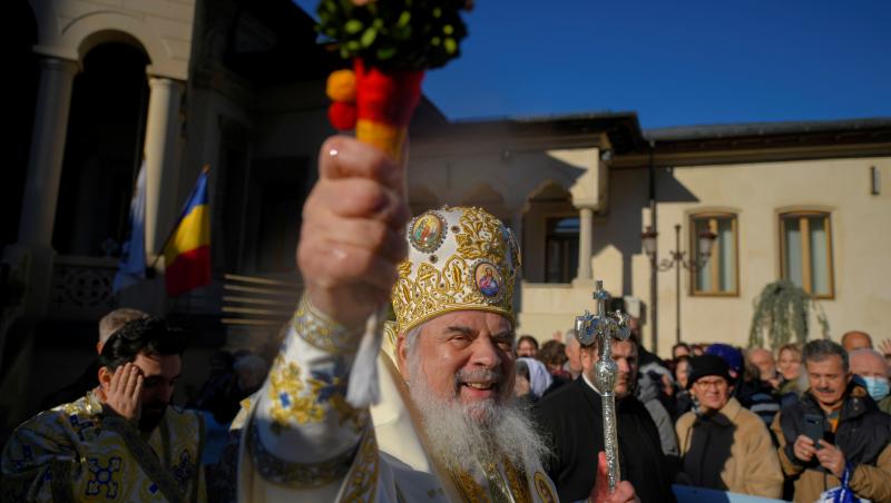 Patriarhul Daniel săvârșește slujba Sfințirii Mari a apei luni. Se vor distribui 10000 litri de Agheasmă Mare de Botezul Domnului