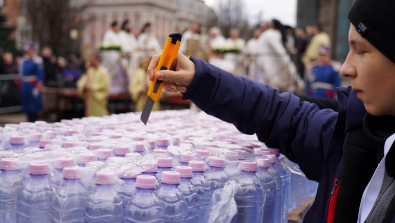 Patriarhul Daniel săvârșește slujba Sfințirii Mari a apei luni. Se vor distribui 10000 litri de Agheasmă Mare de Botezul Domnului