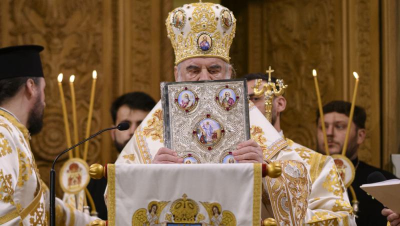 Patriarhul Daniel săvârșește slujba Sfințirii Mari a apei luni. Se vor distribui 10000 litri de Agheasmă Mare de Botezul Domnului