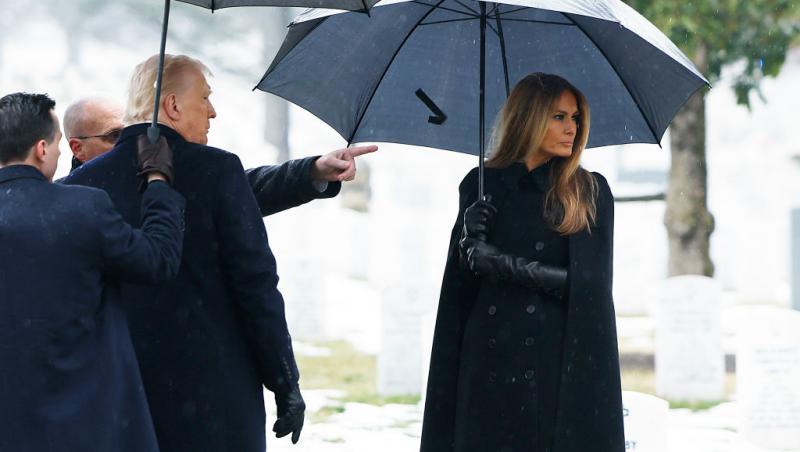 Noul portret al Melaniei Trump. Prima-doamnă a Americii a ajuns la Casa Albă.Ce diferențe sunt între acest portret și cel din 2017