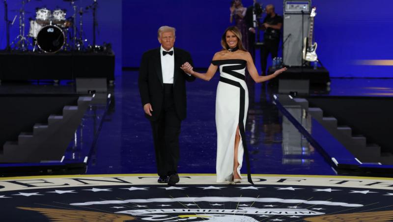 Noul portret al Melaniei Trump. Prima-doamnă a Americii a ajuns la Casa Albă.Ce diferențe sunt între acest portret și cel din 2017