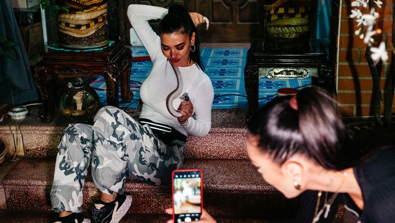 Asia Express sezonul 8, 1 octombrie 2025. Reacțiile echipelor la aflarea veștii că trebuie să mănânce carne de șarpe. Ce a urmat