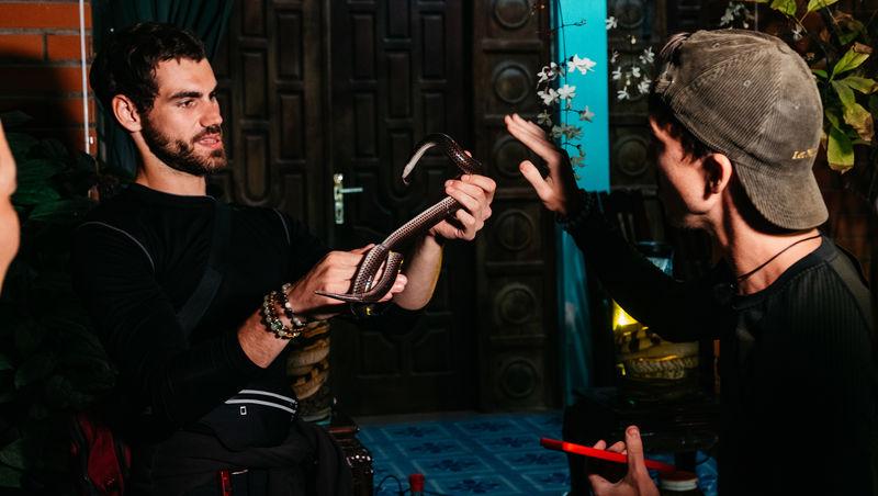 Asia Express sezonul 8, 1 octombrie 2025. Reacțiile echipelor la aflarea veștii că trebuie să mănânce carne de șarpe. Ce a urmat