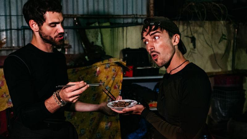 Asia Express sezonul 8, 1 octombrie 2025. Reacțiile echipelor la aflarea veștii că trebuie să mănânce carne de șarpe. Ce a urmat