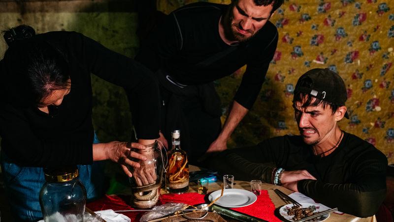 Asia Express sezonul 8, 1 octombrie 2025. Reacțiile echipelor la aflarea veștii că trebuie să mănânce carne de șarpe. Ce a urmat