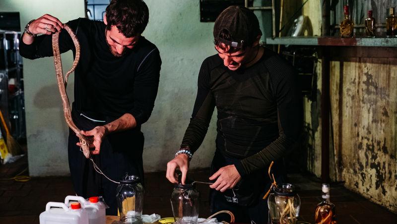 Asia Express sezonul 8, 1 octombrie 2025. Reacțiile echipelor la aflarea veștii că trebuie să mănânce carne de șarpe. Ce a urmat