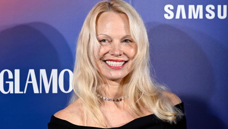 Pamela Anderson, schimbare radicală de look. Vedeta a renunțat la blondul care a consacrat-o: „Arată fabulos”