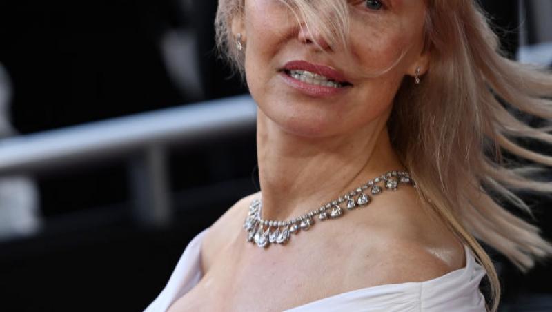 Pamela Anderson, schimbare radicală de look. Vedeta a renunțat la blondul care a consacrat-o: „Arată fabulos”