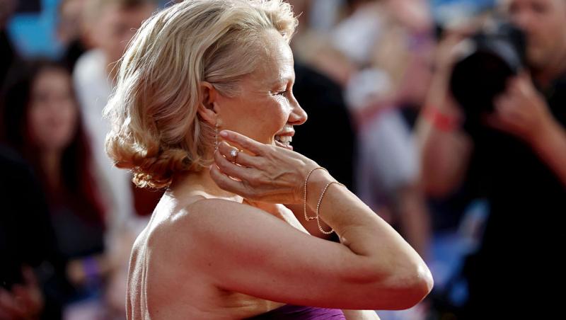 Pamela Anderson, schimbare radicală de look. Vedeta a renunțat la blondul care a consacrat-o: „Arată fabulos”