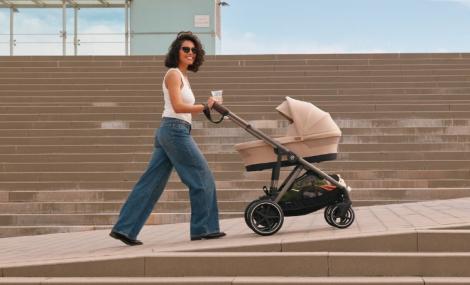 (P) Plimbările cu bebe devin mai simple cu un cărucior Cybex