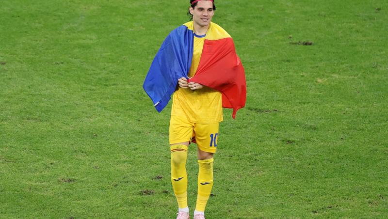 ianis hagi cu tricolorul pe teren