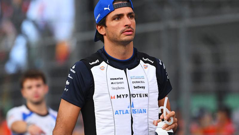 carlos sainz în padoc singapore 2025