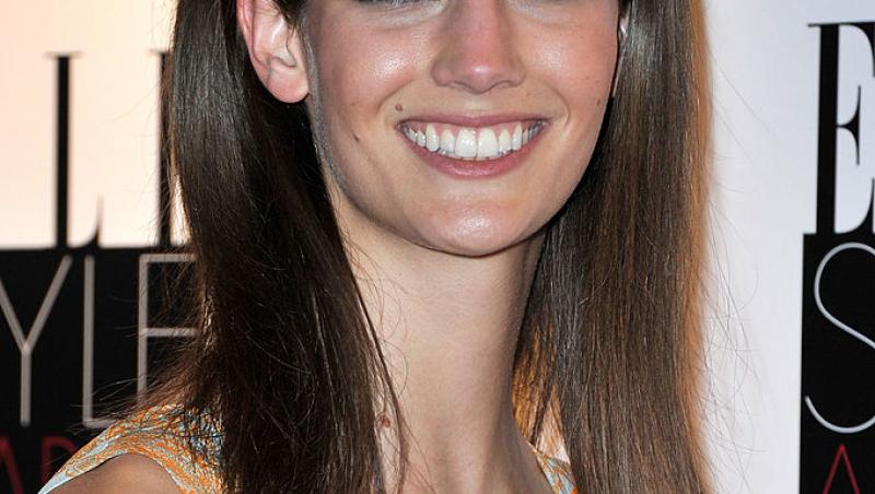 Femeia care a renunțat la titlul de prințesă pentru podiumul de modă. Cum a apărut la Săptămâna Modei de la Paris