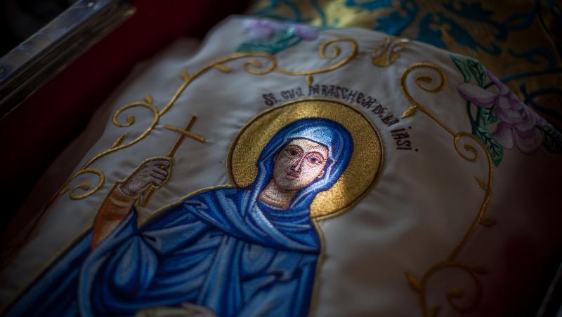 veșmânt cu chipul sfintei parascheva