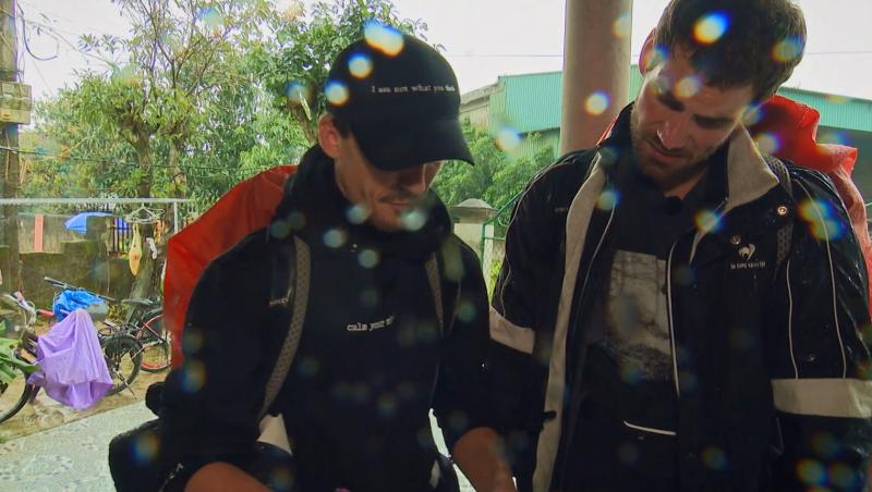 Asia Express sezonul 8, 13 octombrie 2025. Echipele au gătit și au mâncat șobolani și țipari! Cum au reacționat