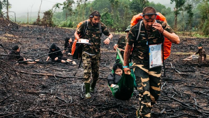 Asia Express sezonul 8, 14 octombrie 2025. Concurenții au devenit soldați cu o misiune de salvare a victimelor. Ce au aflat