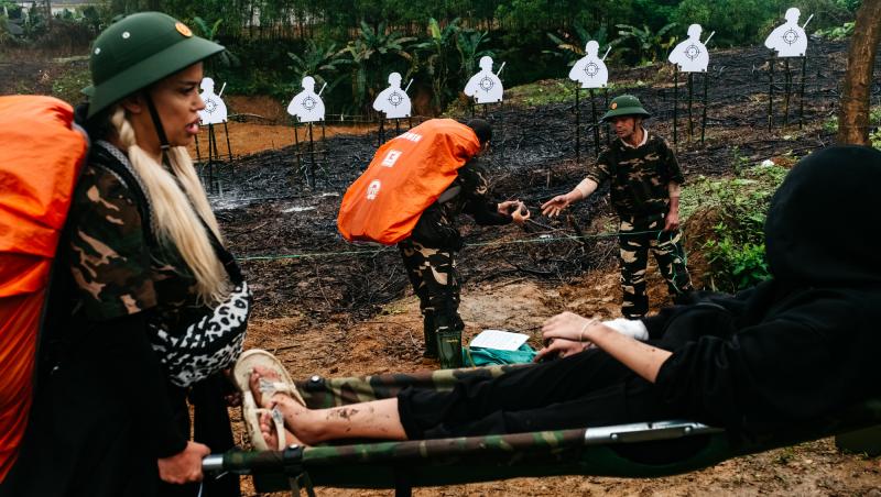 Asia Express sezonul 8, 14 octombrie 2025. Concurenții au devenit soldați cu o misiune de salvare a victimelor. Ce au aflat