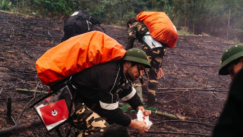 Asia Express sezonul 8, 14 octombrie 2025. Concurenții au devenit soldați cu o misiune de salvare a victimelor. Ce au aflat