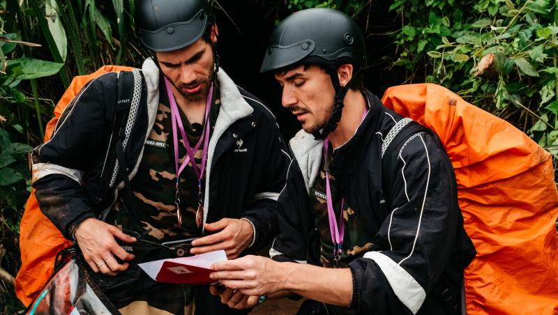 Asia Express sezonul 8, 14 octombrie 2025. Concurenții au devenit soldați cu o misiune de salvare a victimelor. Ce au aflat