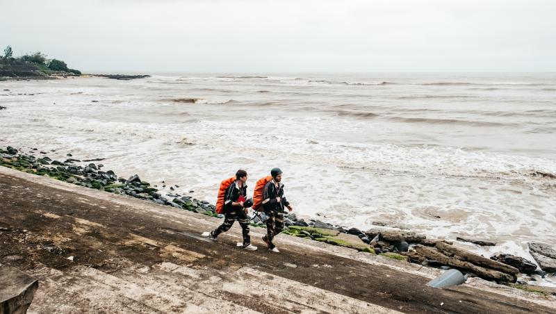 Asia Express sezonul 8, 14 octombrie 2025. Concurenții au devenit soldați cu o misiune de salvare a victimelor. Ce au aflat