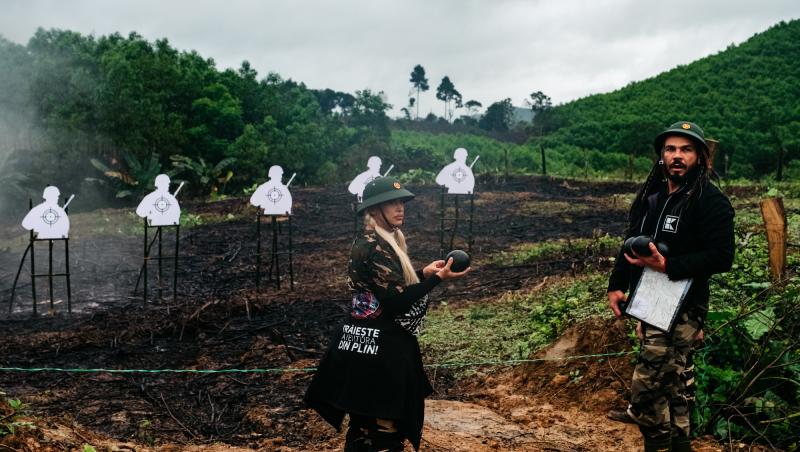 Asia Express sezonul 8, 14 octombrie 2025. Cea mai spectaculoasă misiune! Echipele au tras cu arma și au cărat victime rănite