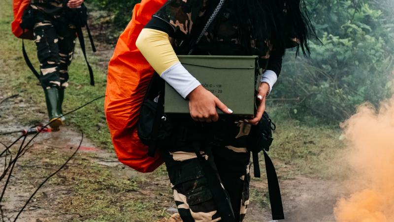 Asia Express sezonul 8, 14 octombrie 2025. Cea mai spectaculoasă misiune! Echipele au tras cu arma și au cărat victime rănite