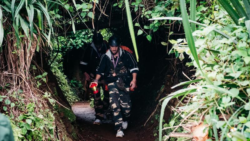 Asia Express sezonul 8, 14 octombrie 2025. Tunelul din Vietnam a adus atacuri de panică! Descoperiri dureroase făcute de echipe