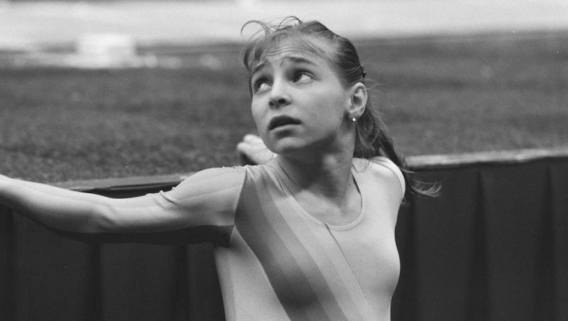 Daniela Silivaș în tinerețe, îmbrăcată cu echipamentul de gimnastică
