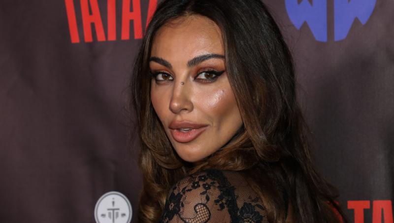 Mădălina Ghenea, un nou pictorial incendiar: „Fă-mă, Doamne, furtun!” Imaginile care au pus pe jar internetul