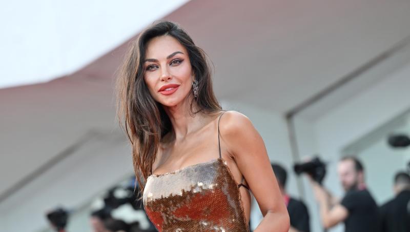 Mădălina Ghenea, un nou pictorial incendiar: „Fă-mă, Doamne, furtun!” Imaginile care au pus pe jar internetul