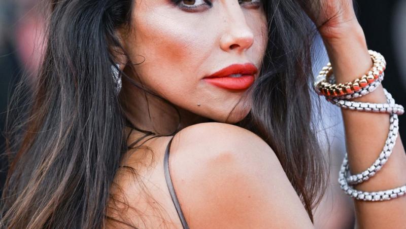 Mădălina Ghenea, un nou pictorial incendiar: „Fă-mă, Doamne, furtun!” Imaginile care au pus pe jar internetul