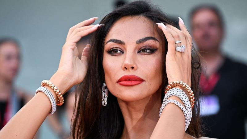 Mădălina Ghenea, un nou pictorial incendiar: „Fă-mă, Doamne, furtun!” Imaginile care au pus pe jar internetul