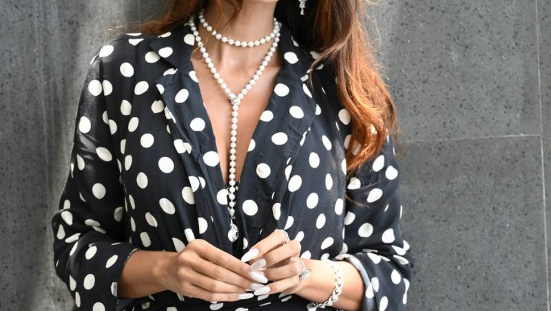 Mădălina Ghenea, un nou pictorial incendiar: „Fă-mă, Doamne, furtun!” Imaginile care au pus pe jar internetul