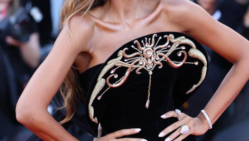 Mădălina Ghenea, un nou pictorial incendiar: „Fă-mă, Doamne, furtun!” Imaginile care au pus pe jar internetul